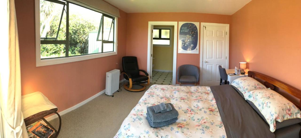 Cosy, Central Greytown Sleepout Εξωτερικό φωτογραφία